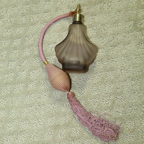 Vintage Frosted Mauve Glass Perfume Bottle with Pump - Picture 2 of 6